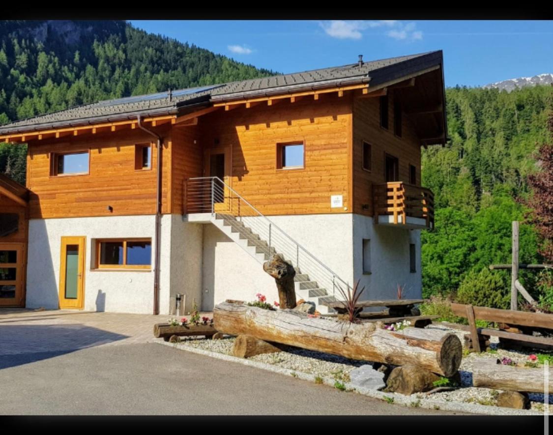 Restaurant Les Verines Chamoson Buitenkant foto